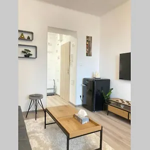 Byt Ve Vršovicích K Pronajmutí - Cozy Vršovice Praha